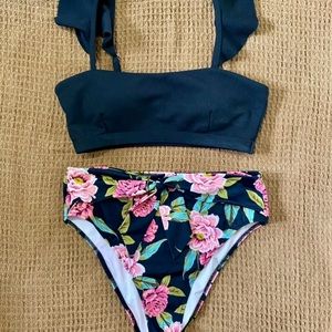 Ruffle sleeve bikini floral set